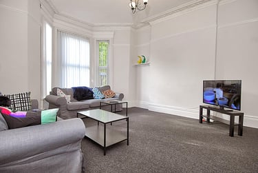 6 bed house, Beaumont Road, St Judes, Plymouth, PL49BJ - Image 2